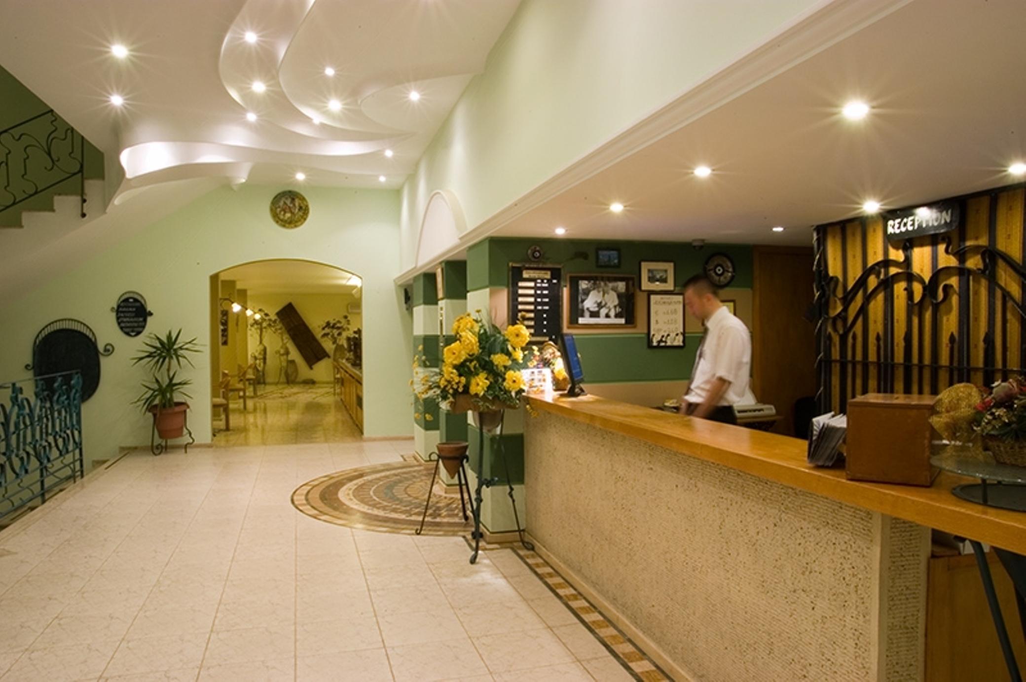 אולודניץ Tolay Hotel מראה חיצוני תמונה